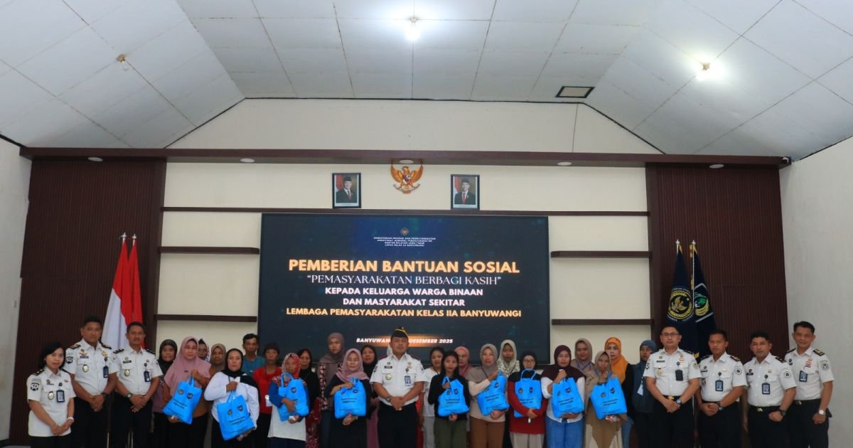 Wujud Kepedulian, Lapas Banyuwangi Salurkan Paket Sembako untuk Keluarga Warga Binaan
