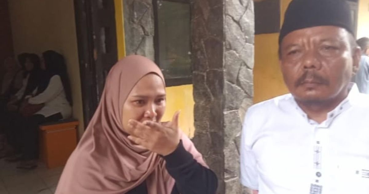 Lurah Pelabuhanratu Apresiasi Realisasi Bantuan Rumah Panggung Tahun 2025 Warga Terima Bantuan