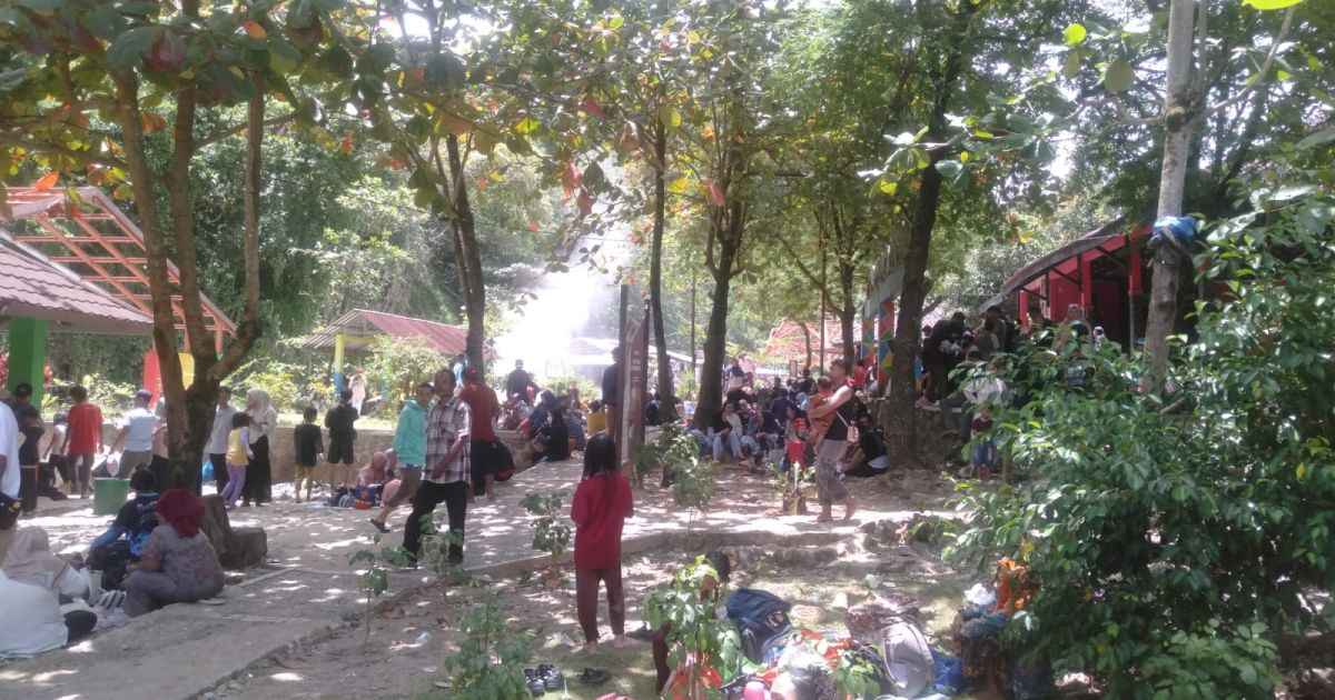 Lonjakan Pengunjung Geyser Cipanas Cisolok Palabuhanratu