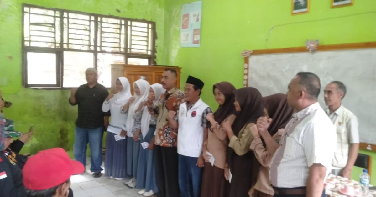 Dukung Legalitas Lahan Pendidikan, Anggota DPRD Kabupaten Sukabumi Kunjungi SMP dan SMA PGRI Bantargadung