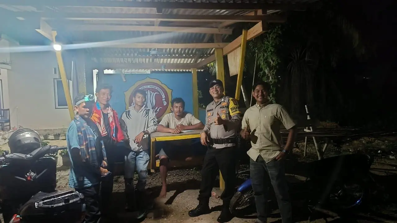 Karang Taruna Desa Petai Gandeng Bhabinkamtibmas Siskamling Rutin