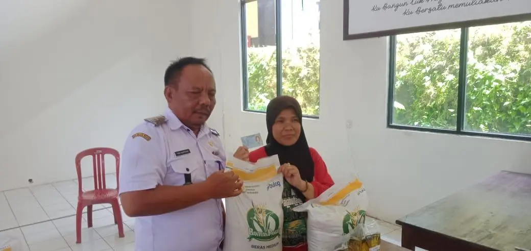 1.679 KPM Terima Bantuan Sembako di Kelurahan Palabuhanratu, Jumlah KPM Berkurang Usai Penyesuaian Data