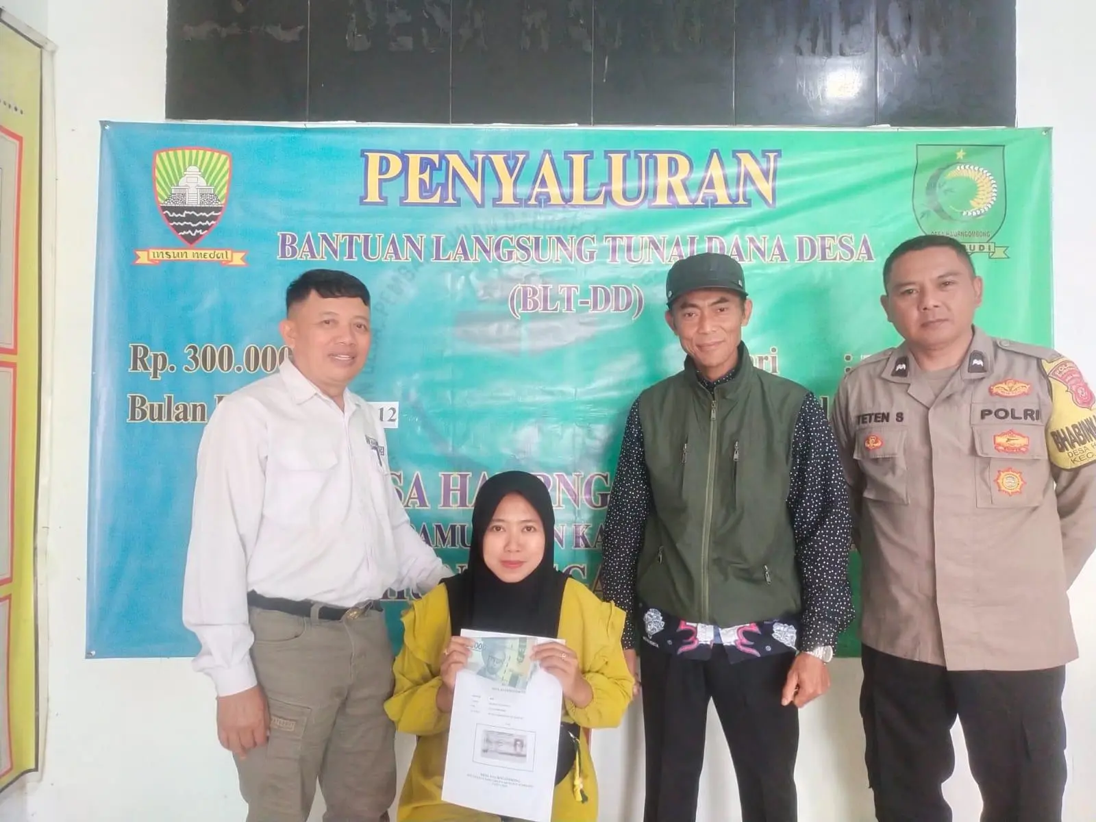 30 KPM Desa Haurngombong Terima BLT-DD Triwulan IV, Warga Merasa Terbantu di Akhir Tahun